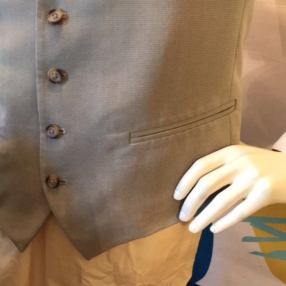 Claiborne Vest - Picture 8 of 17